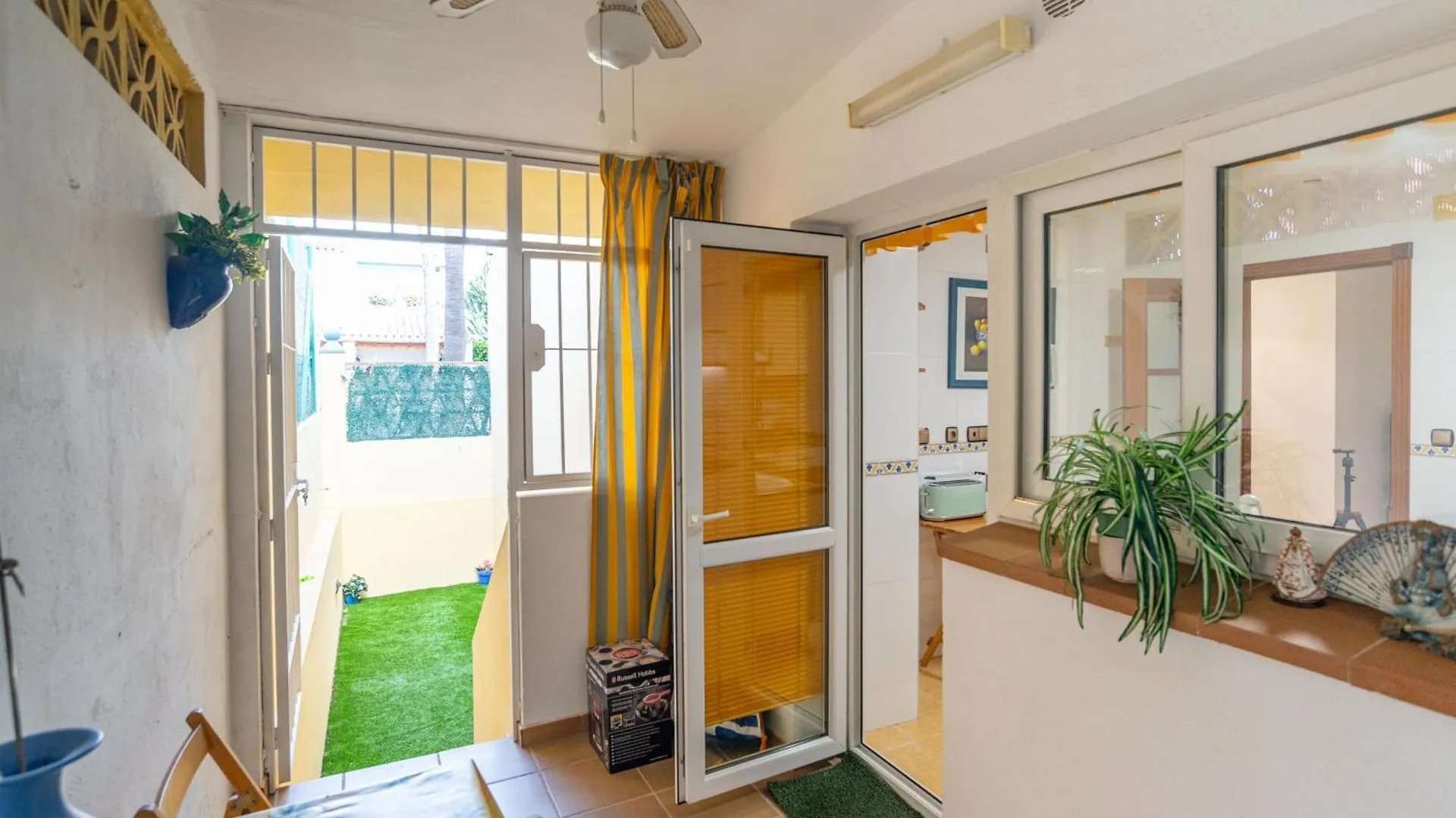 Villa Valentina - Renovated On Los Alamos Beach Torremolinos 0*,  Spanien