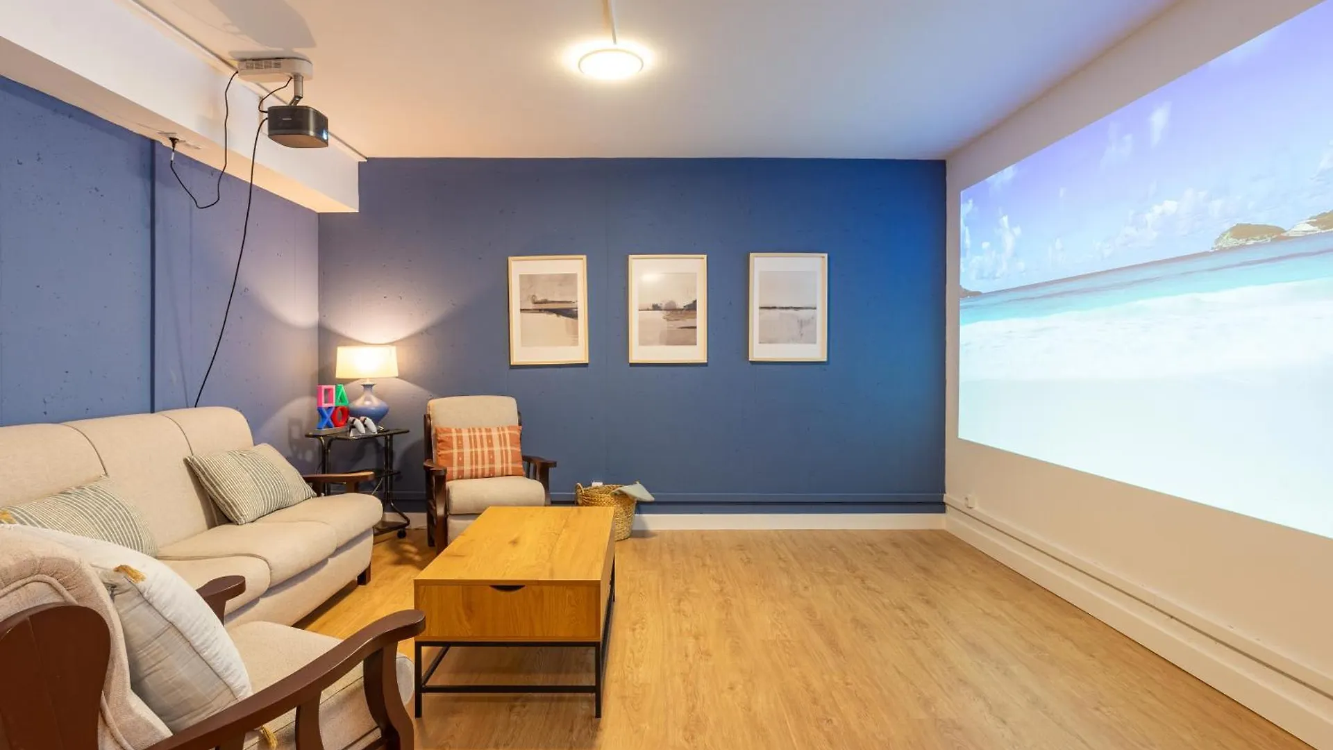Villa Valentina - Renovated On Los Alamos Beach Torremolinos Spanien