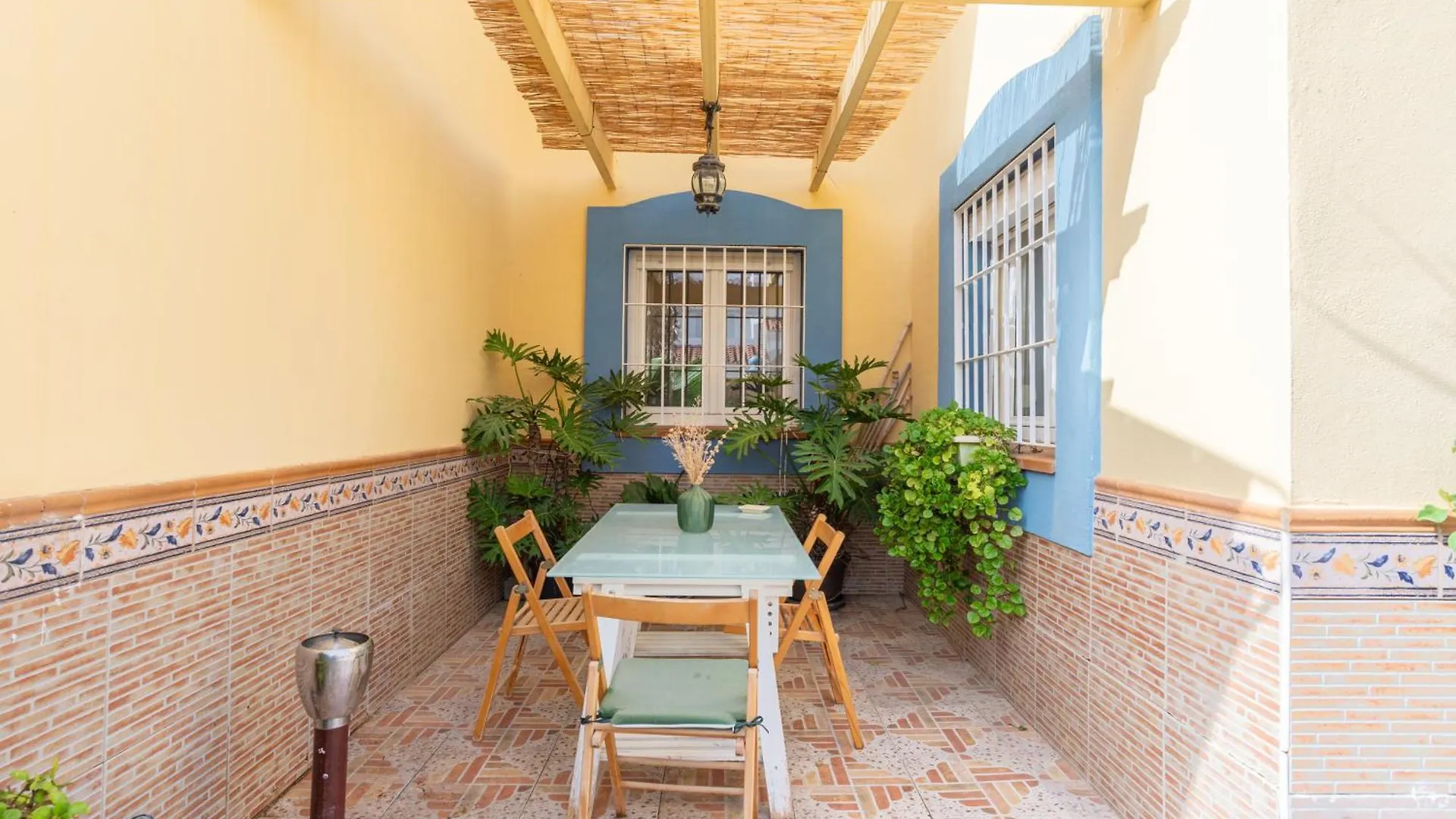 Villa Valentina - Renovated On Los Alamos Beach Torremolinos Spanien