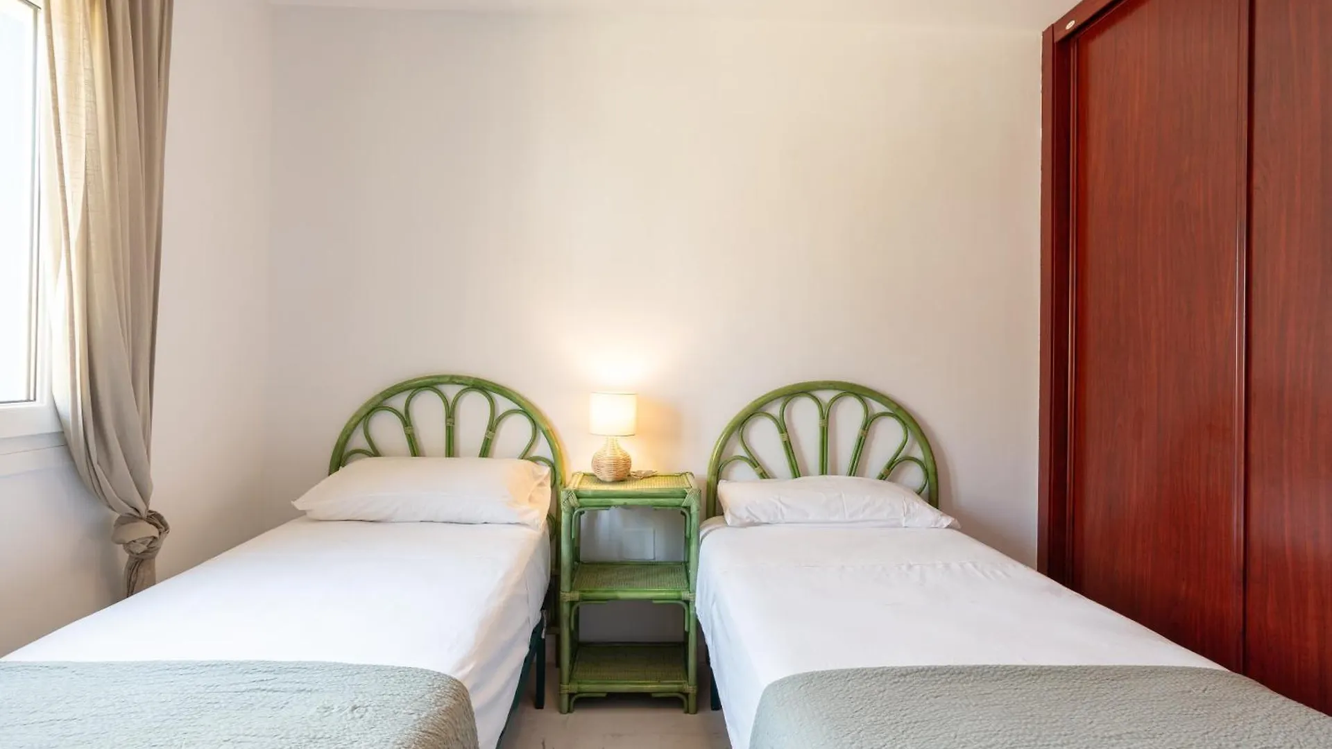 Villa Valentina - Renovated On Los Alamos Beach Torremolinos Spanien