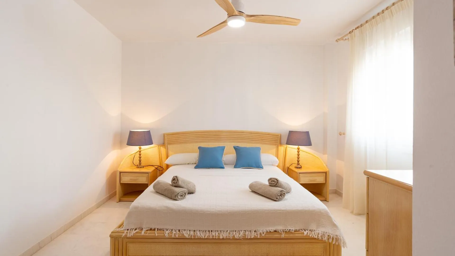 Villa Valentina - Renovated On Los Alamos Beach Torremolinos Spanien