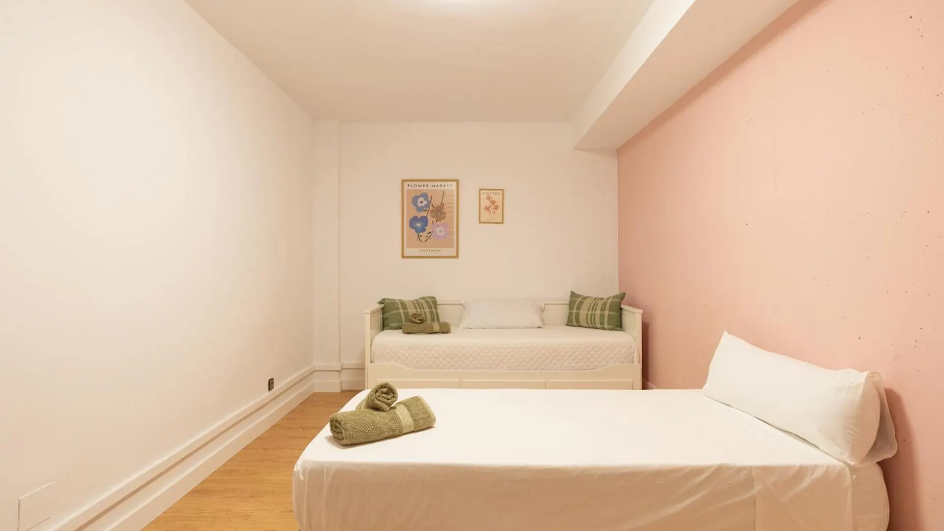 Villa Valentina - Renovated On Los Alamos Beach Torremolinos Spanien